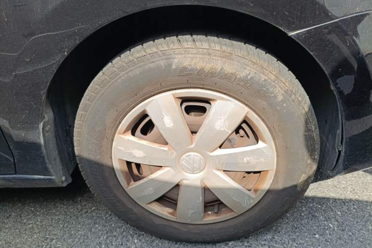 Used Volkswagen Santana 2013 1.6L Manual Fashion Edition Right Front Wheel Hub