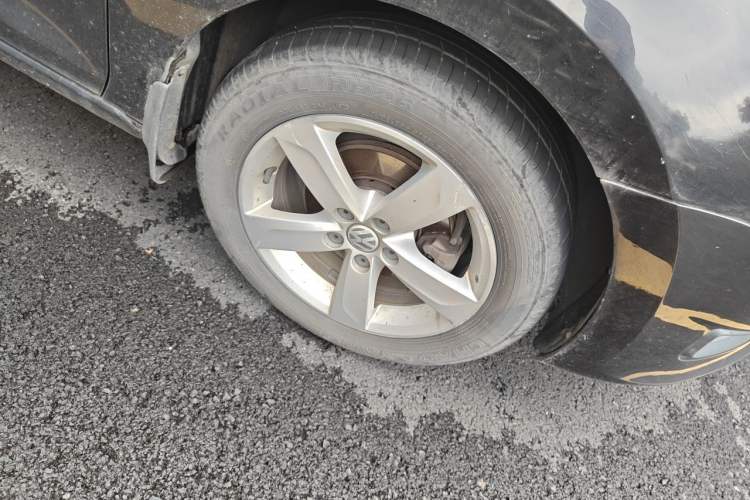 Used Volkswagen Santana 2013 1.6L Manual Comfort Edition Right Front Wheel Hub