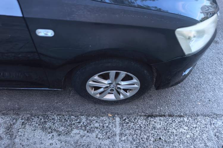 Used Volkswagen Santana 2013 1.6L Automatic Fashion Edition Right Front Wheel Hub