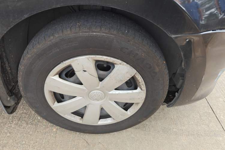 Used Volkswagen Santana 2013 1.6L Automatic Fashion Edition Right Front Wheel Hub