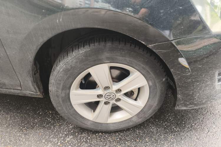 Used Volkswagen Santana 2013 1.4L Manual Fashion Edition Right Front Wheel Hub