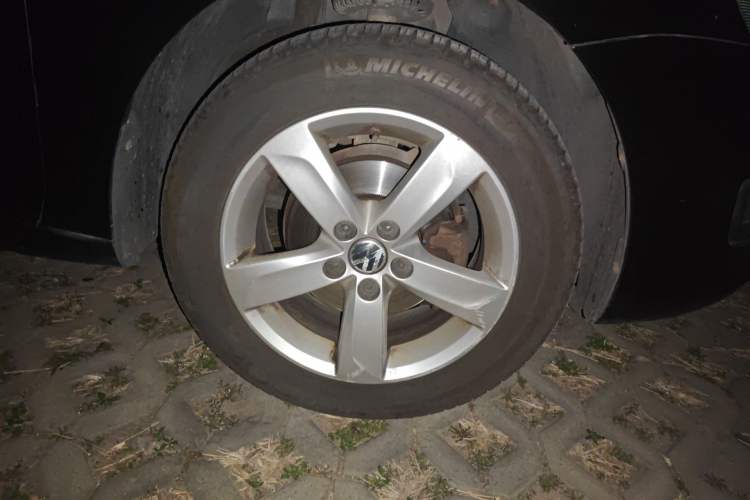 Used Volkswagen Santana 2013 1.4L Manual Comfort Edition Right Front Wheel Hub