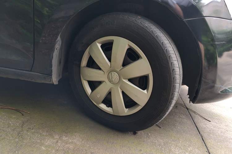 Used Volkswagen Santana 2013 1.6L Automatic Fashion Edition Right Front Wheel Hub