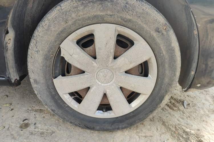 Used Volkswagen Santana 2013 1.6L Manual Fashion Edition Right Front Wheel Hub