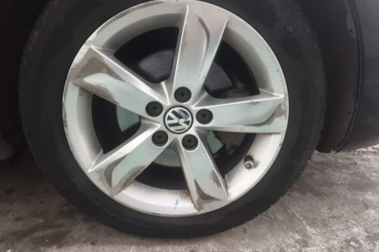 Used Volkswagen Santana 2013 1.4L Manual Comfort Edition Right Front Wheel Hub