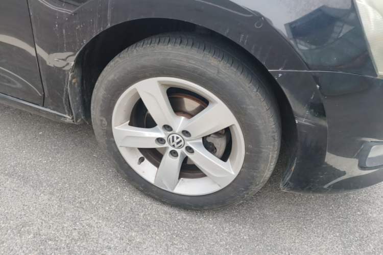 Used Volkswagen Santana 2013 1.6L Manual Comfort Edition Right Front Wheel Hub