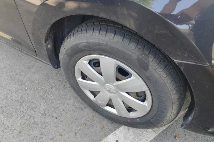 Used Volkswagen Santana 2013 1.6L Manual Fashion Edition Right Front Wheel Hub