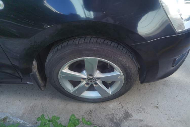 Used Volkswagen Santana 2013 1.6L Manual Comfort Edition Right Front Wheel Hub