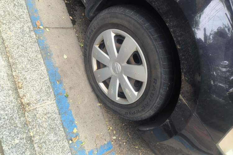 Used Volkswagen Santana 2013 1.4L Manual Fashion Edition Right Front Wheel Hub