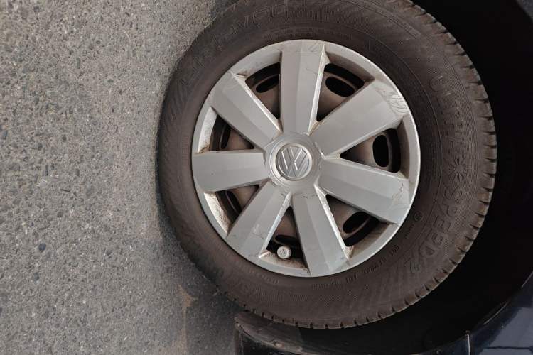 Used Volkswagen Santana 2013 1.6L Manual Fashion Edition Right Front Wheel Hub