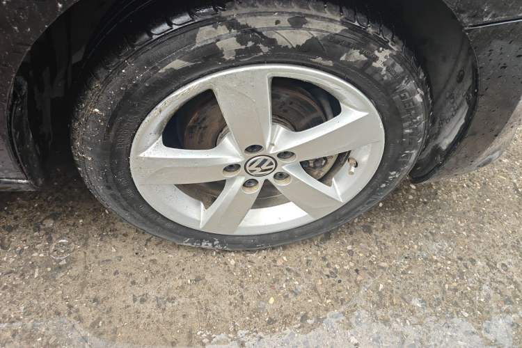 Used Volkswagen Santana 2013 1.4L Manual Comfort Edition Right Front Wheel Hub