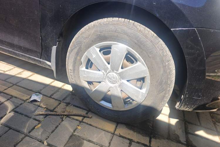 Used Volkswagen Santana 2013 1.6L Manual Fashion Edition Right Front Wheel Hub