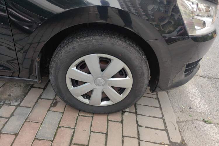 Used Volkswagen Santana 2013 1.4L Manual Fashion Edition Right Front Wheel Hub