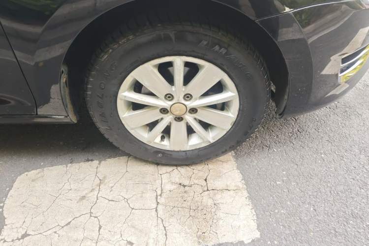 Used Volkswagen Santana 2013 1.6L Manual Fashion Edition Right Front Wheel Hub