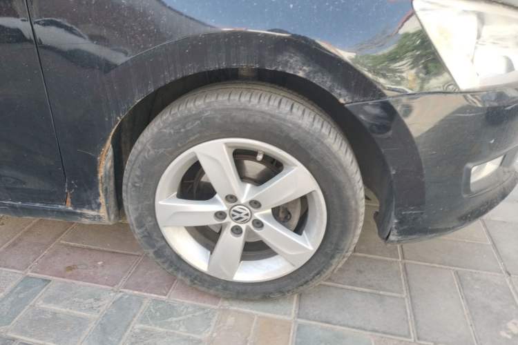 Used Volkswagen Santana 2013 1.4L Manual Comfort Edition Right Front Wheel Hub