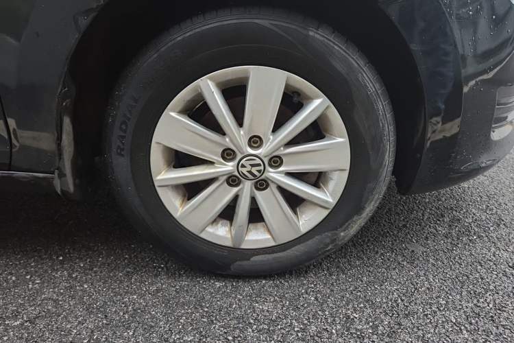 Used Volkswagen Santana 2013 1.4L Manual Fashion Edition Right Front Wheel Hub