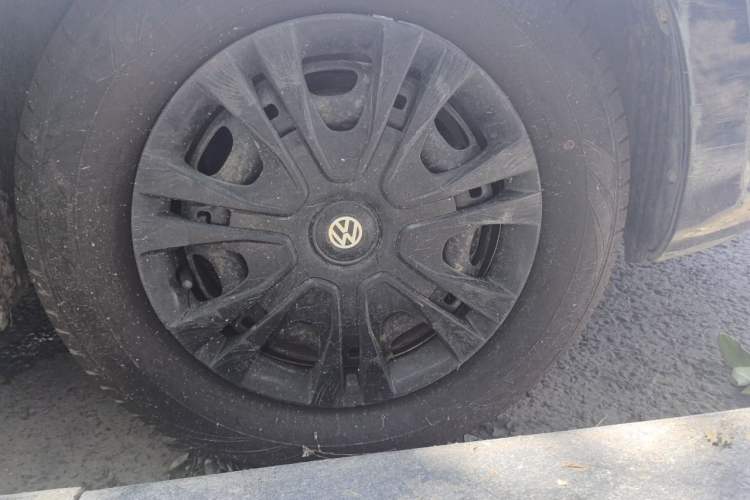 Used Volkswagen Santana 2013 1.6L Manual Fashion Edition Right Front Wheel Hub