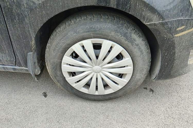 Used Volkswagen Santana 2013 1.4L Manual Fashion Edition Right Front Wheel Hub