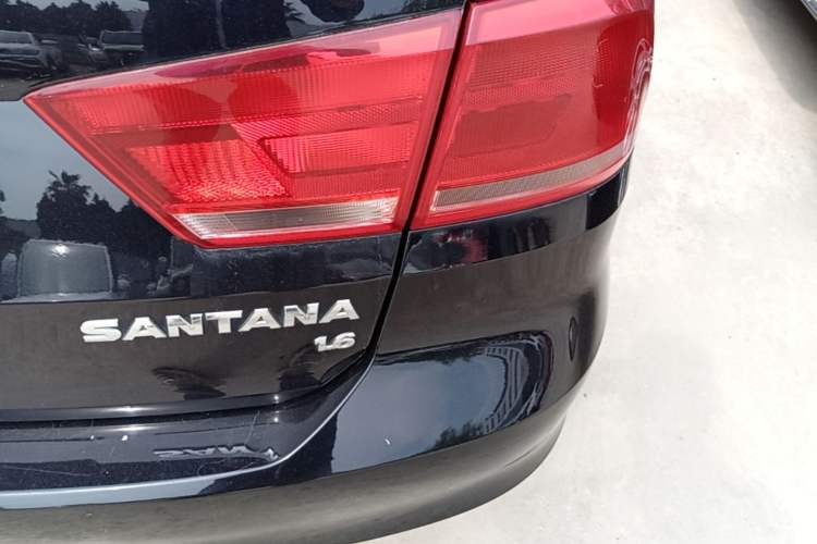 Used Volkswagen Santana 2013 1.6L Automatic Comfort Edition Right Rear Taillight