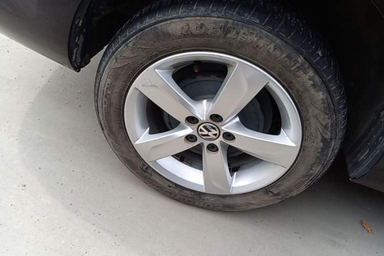 Used Volkswagen Santana 2013 1.6L Automatic Comfort Edition Right Rear Wheel Hub