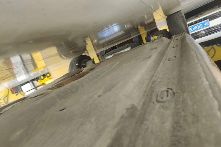 Used Volkswagen Santana 2013 1.6L Automatic Comfort Edition Right Side Sill