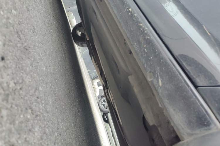 Used Volkswagen Santana 2013 1.6L Automatic Comfort Edition Right Side Sill