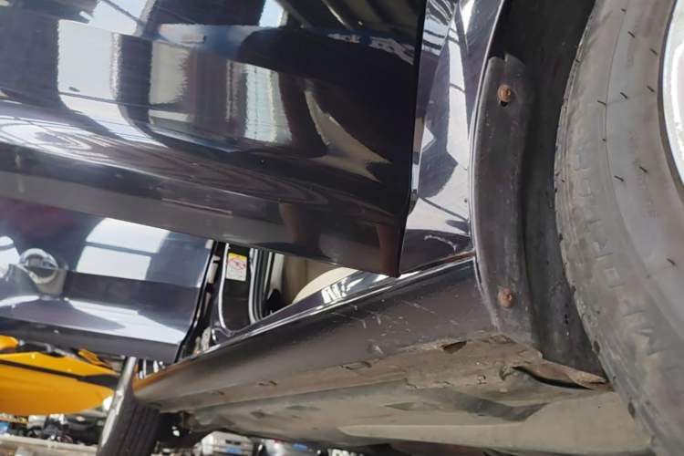 Used Volkswagen Santana 2013 1.6L Automatic Comfort Edition Right Side Sill