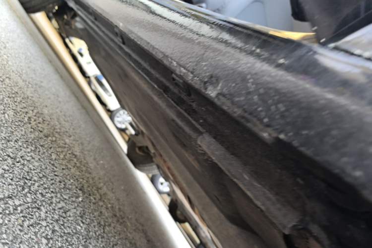Used Volkswagen Santana 2013 1.6L Automatic Fashion Edition Right Side Sill