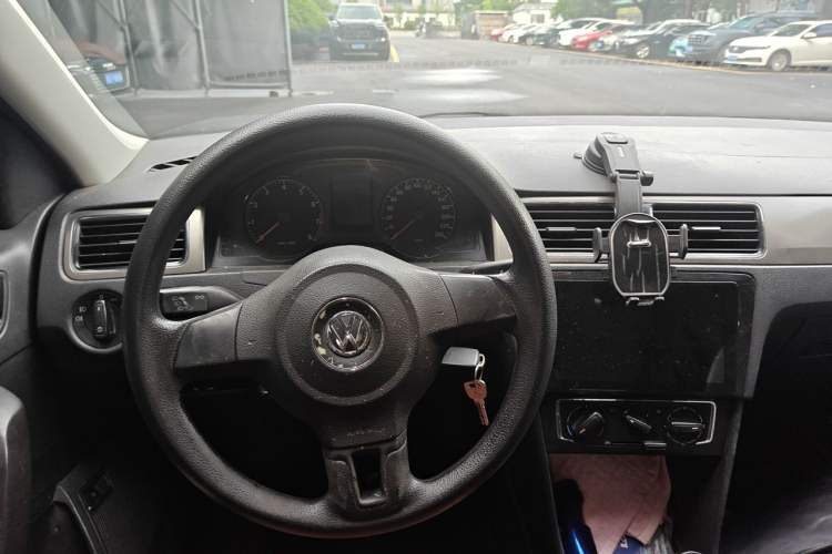 Used Volkswagen Santana 2013 1.6L Manual Comfort Edition Steering Wheel