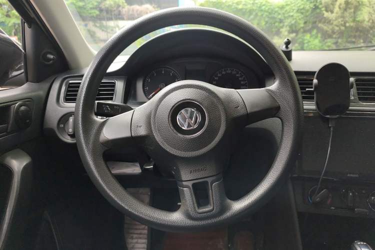 Used Volkswagen Santana 2013 1.6L Automatic Fashion Edition Steering Wheel