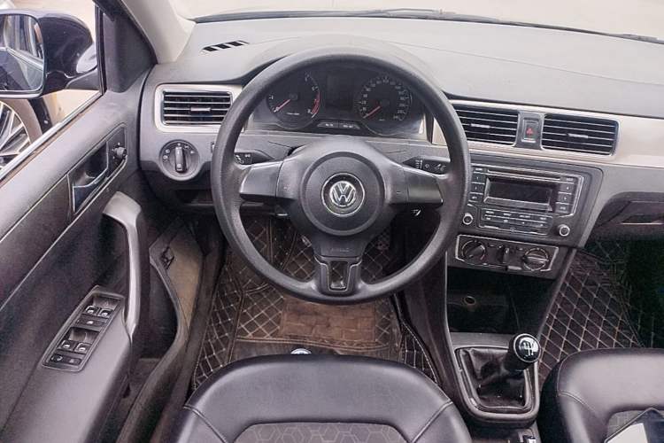 Used Volkswagen Santana 2013 1.4L Manual Comfort Edition Steering Wheel