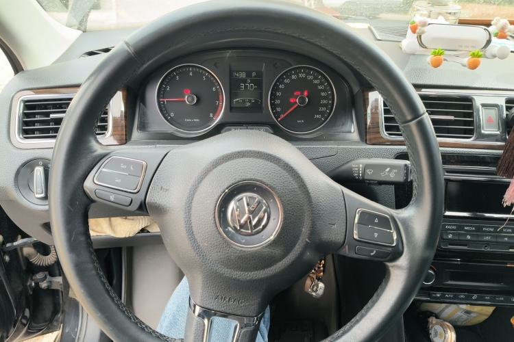Used Volkswagen Santana 2013 1.6L Automatic Luxury Edition Steering Wheel