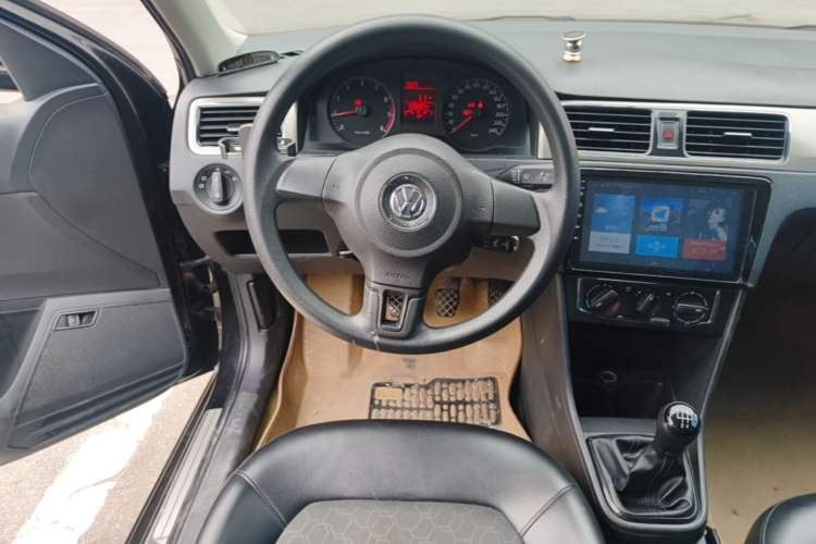 Used Volkswagen Santana 2013 1.6L Manual Comfort Edition Steering Wheel