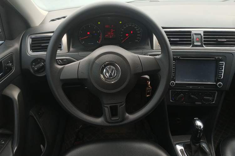Used Volkswagen Santana 2013 1.6L Automatic Comfort Edition Steering Wheel