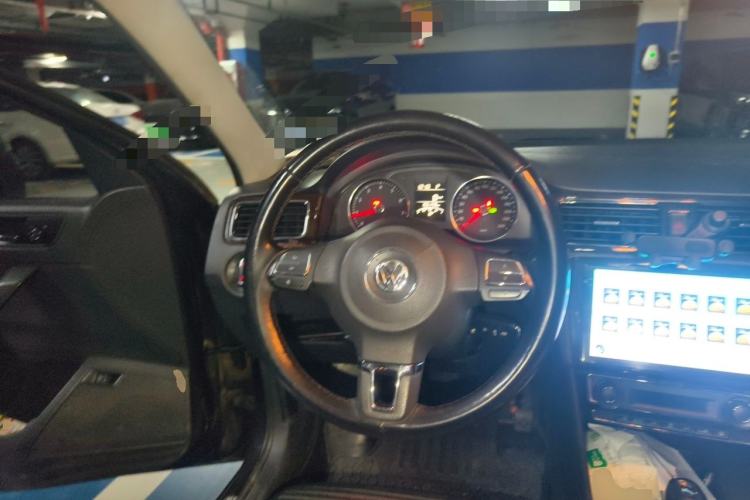 Used Volkswagen Santana 2013 1.6L Automatic Luxury Edition Steering Wheel