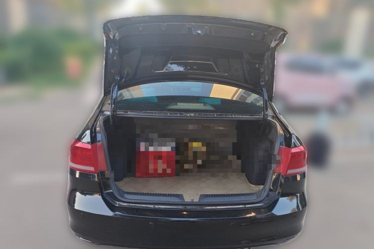 Used Volkswagen Santana 2013 1.6L Manual Comfort Edition Trunk