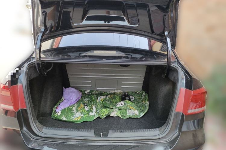 Used Volkswagen Santana 2013 1.4L Manual Fashion Edition Trunk
