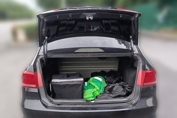 Used Volkswagen Santana 2013 1.6L Manual Comfort Edition Trunk