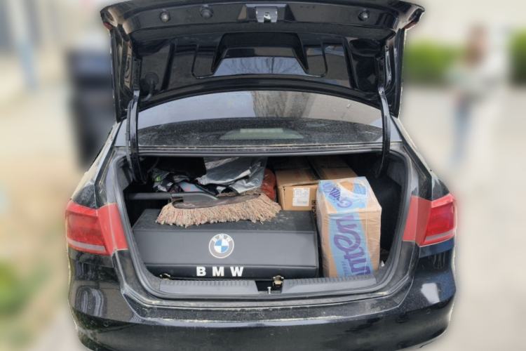 Used Volkswagen Santana 2013 1.6L Automatic Luxury Edition Trunk