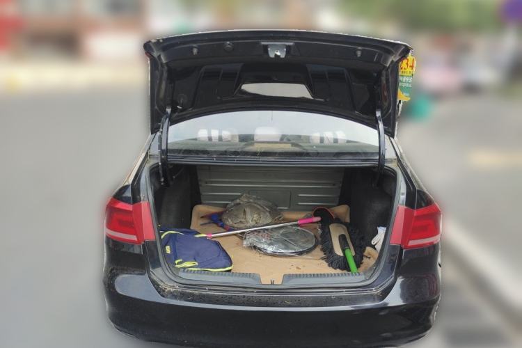 Used Volkswagen Santana 2013 1.4L Manual Fashion Edition Trunk