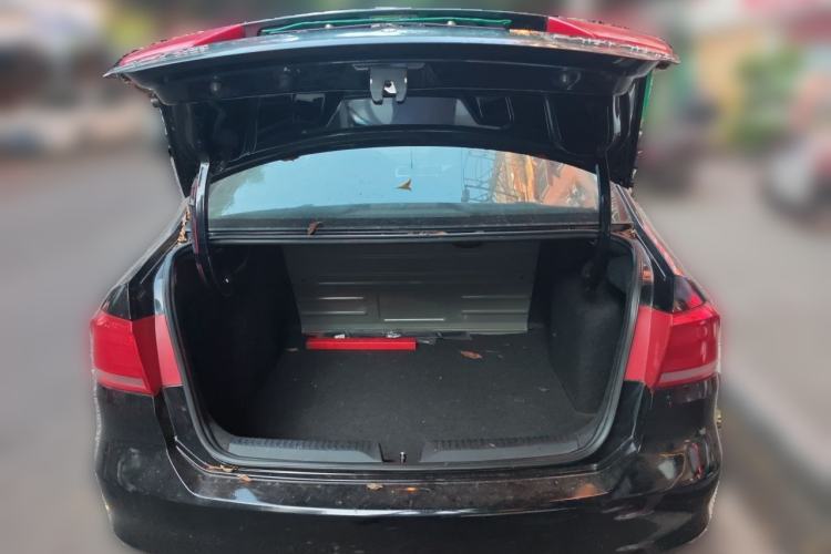 Used Volkswagen Santana 2013 1.6L Manual Comfort Edition Trunk