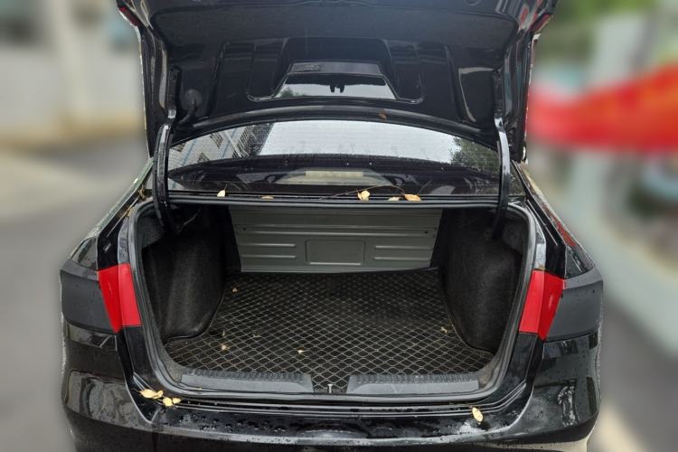 Used Volkswagen Santana 2013 1.4L Manual Fashion Edition Trunk
