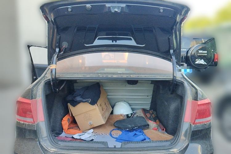 Used Volkswagen Santana 2013 1.4L Manual Fashion Edition Trunk