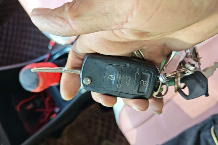 Used Volkswagen Santana 2013 1.6L Manual Fashion Edition Vehicle Key