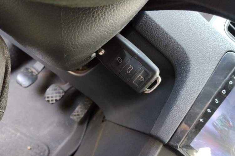 Used Volkswagen Santana 2013 1.6L Manual Fashion Edition Vehicle Key