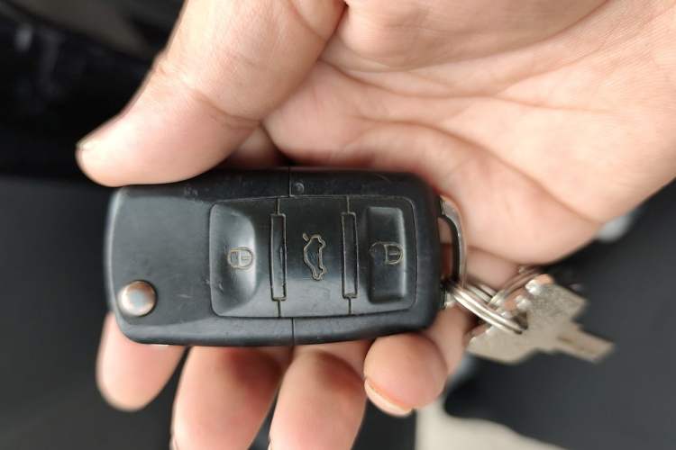 Used Volkswagen Santana 2013 1.6L Automatic Fashion Edition Vehicle Key