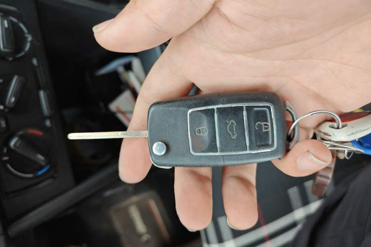 Used Volkswagen Santana 2013 1.6L Manual Fashion Edition Vehicle Key