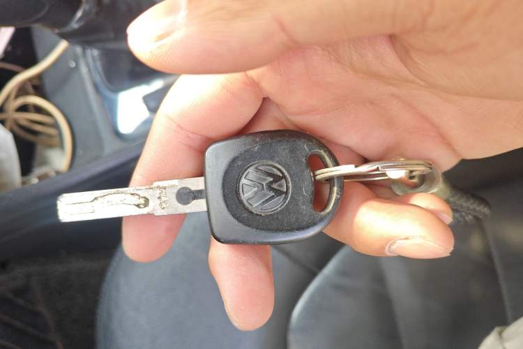Used Volkswagen Santana 2013 1.6L Automatic Luxury Edition Vehicle Key