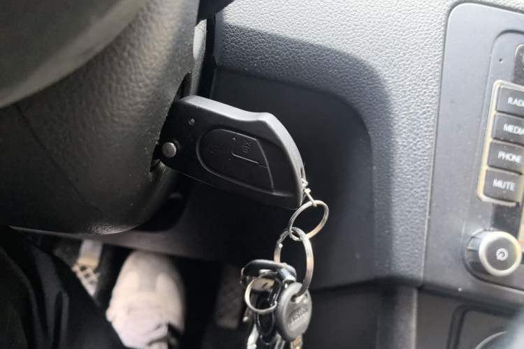 Used Volkswagen Santana 2013 1.6L Manual Fashion Edition Vehicle Key
