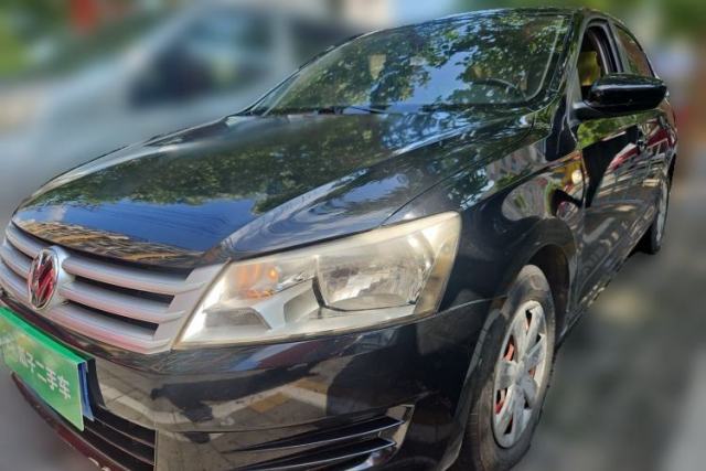 Volkswagen Santana 2013 1.6L Manual Fashion Edition usado